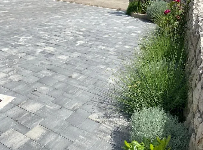 Mima Петрчане