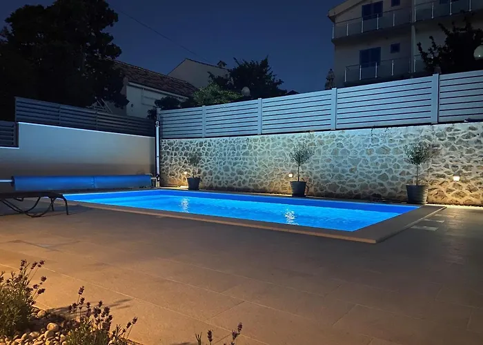 Mima * 돈제페트레케인